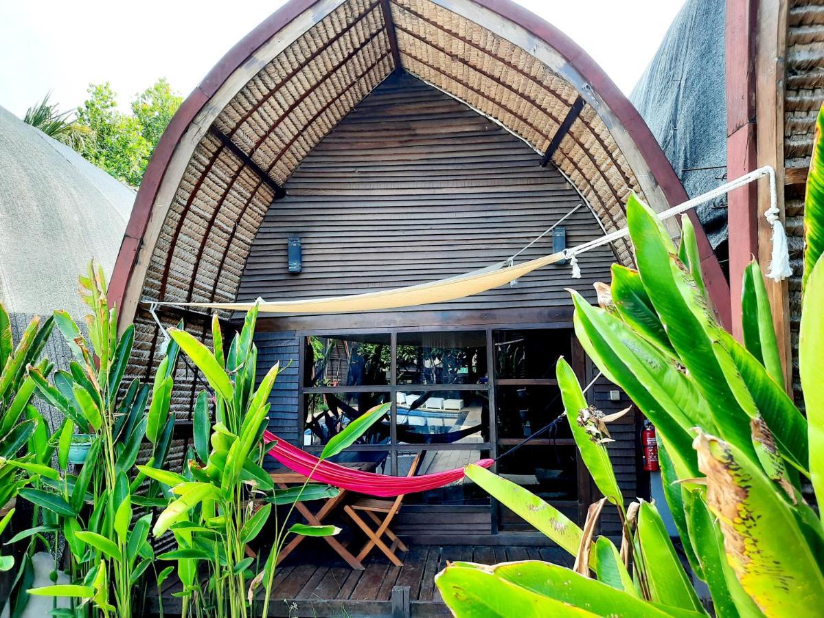 M'Adison Gilli Hotel Gili Trawangan Exterior photo